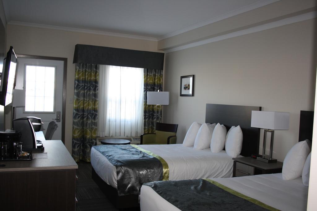 Crossroads Inn & Suites Paradise Exteriör bild