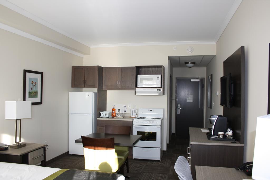 Crossroads Inn & Suites Paradise Exteriör bild