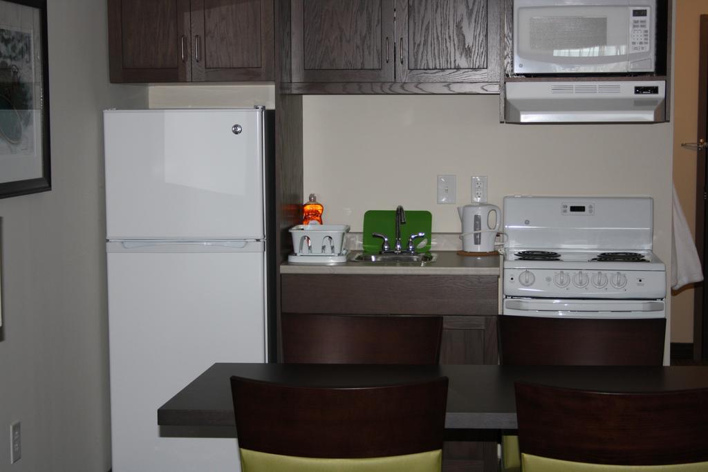 Crossroads Inn & Suites Paradise Exteriör bild