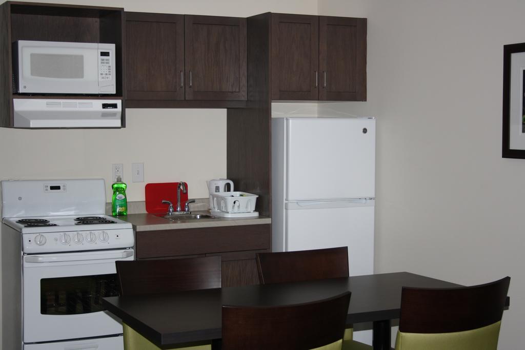 Crossroads Inn & Suites Paradise Exteriör bild
