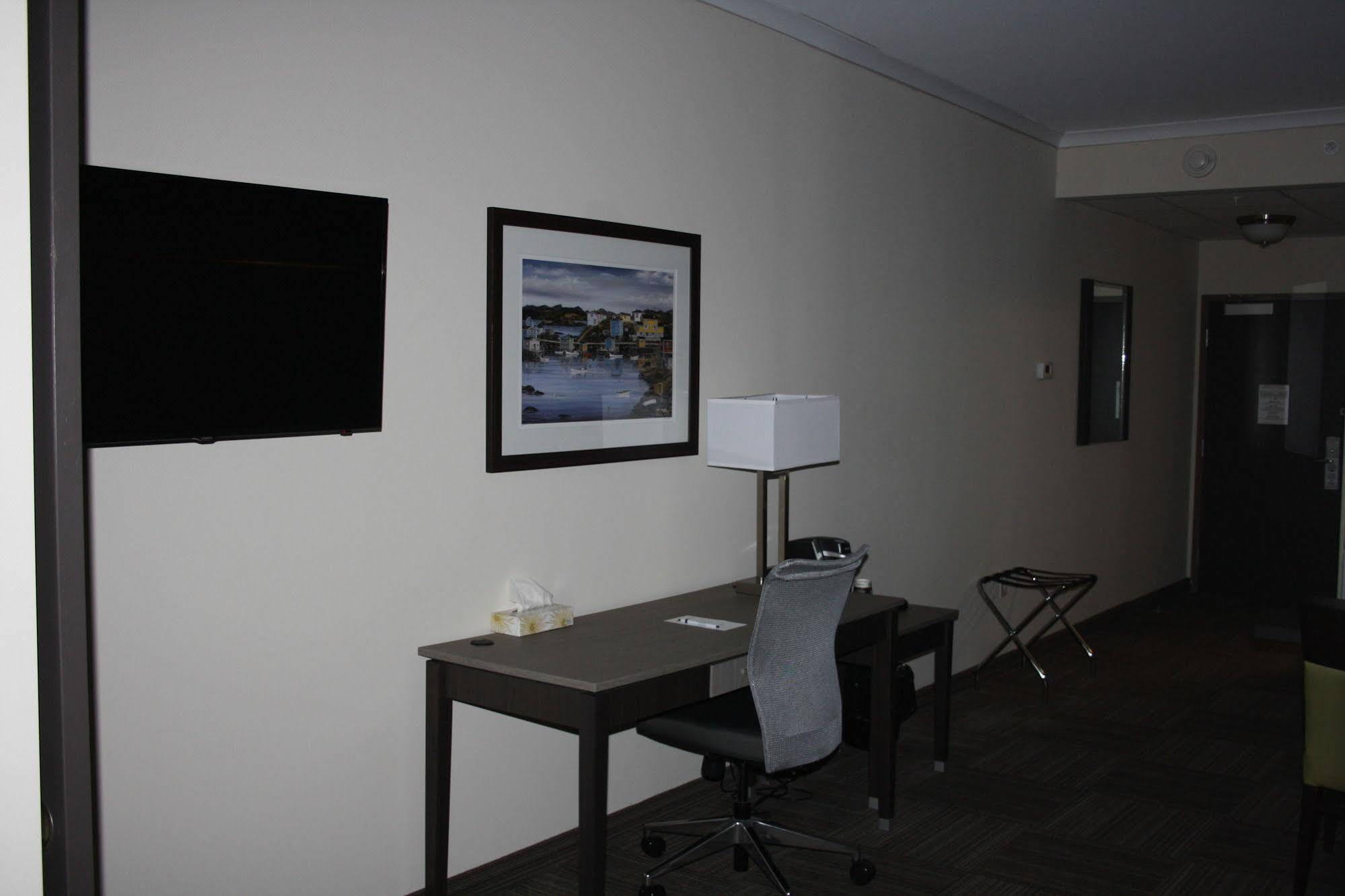 Crossroads Inn & Suites Paradise Exteriör bild