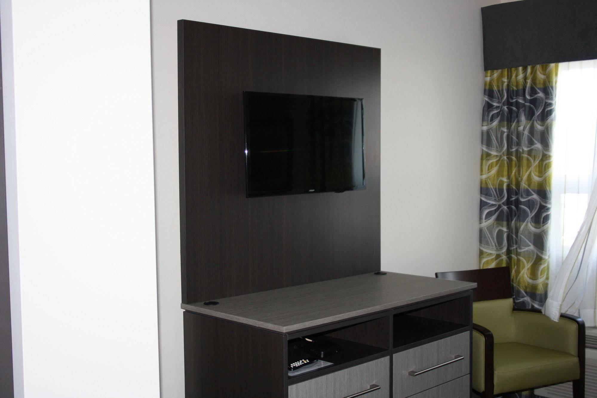 Crossroads Inn & Suites Paradise Exteriör bild