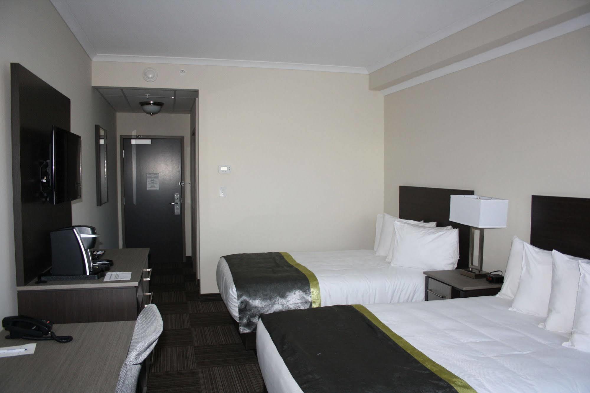 Crossroads Inn & Suites Paradise Exteriör bild