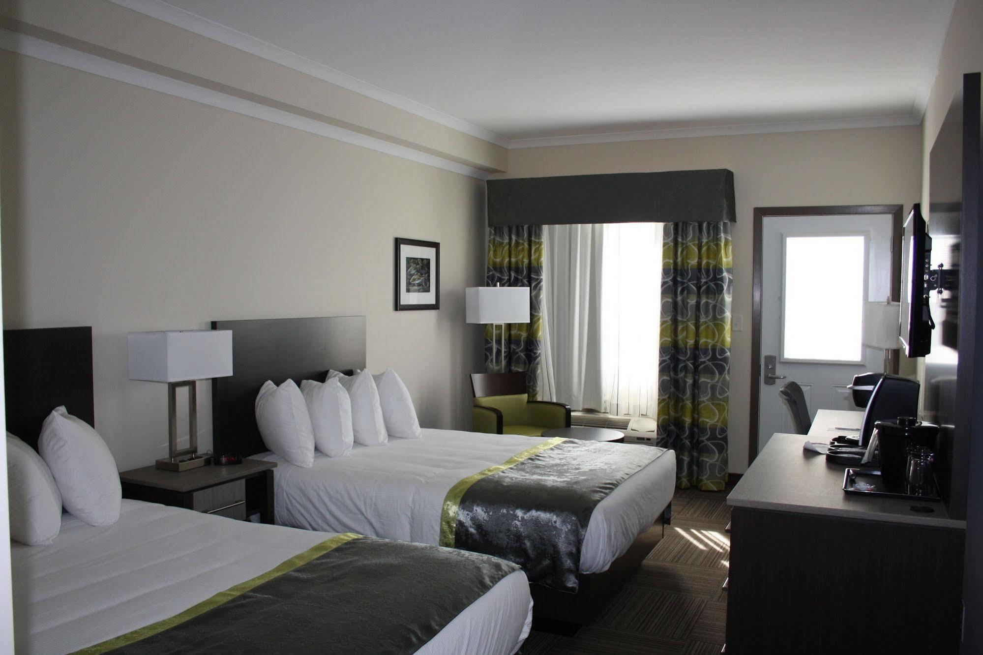 Crossroads Inn & Suites Paradise Exteriör bild